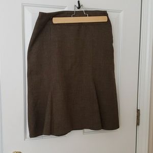 Classic high weighted skirt